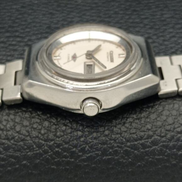 Vintage 1989 Citizen Automatic Womans Silver Watch W/daydate & Silver accents main image 6